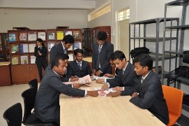 find the colleges in Pune for Mba